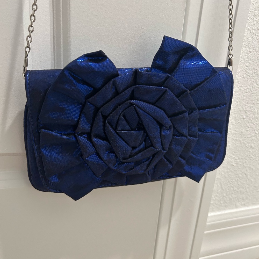 Chic Blue Floral Clutch